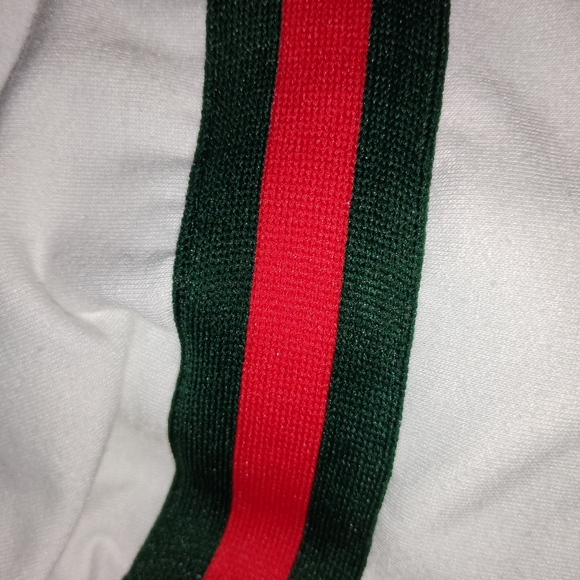 Stylish White Long Sleeve Top with Bold Stripe - Picture 4 of 4